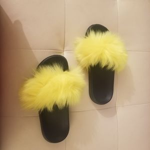 Faux fur Slides